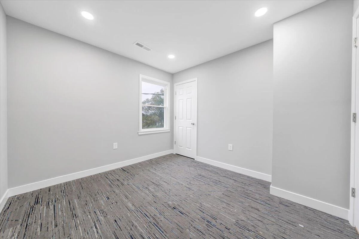 321 Patton AVE NW - Photo 15