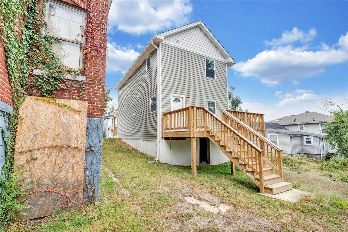 321 Patton AVE NW - Photo 18