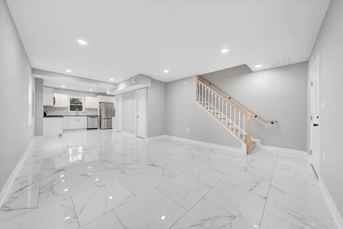 321 Patton AVE NW - Photo 3