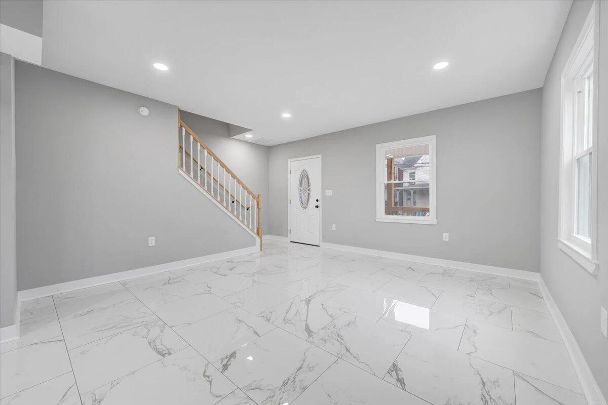 321 Patton AVE NW - Photo 4