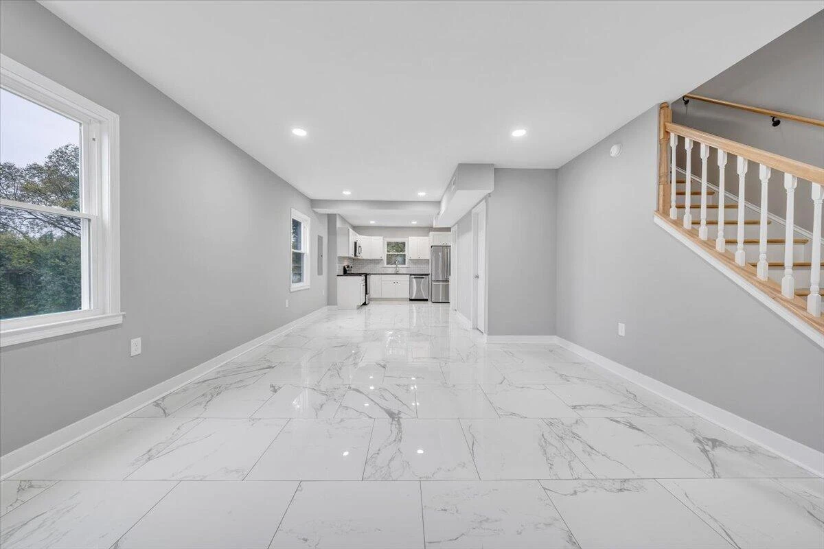 321 Patton AVE NW - Photo 5