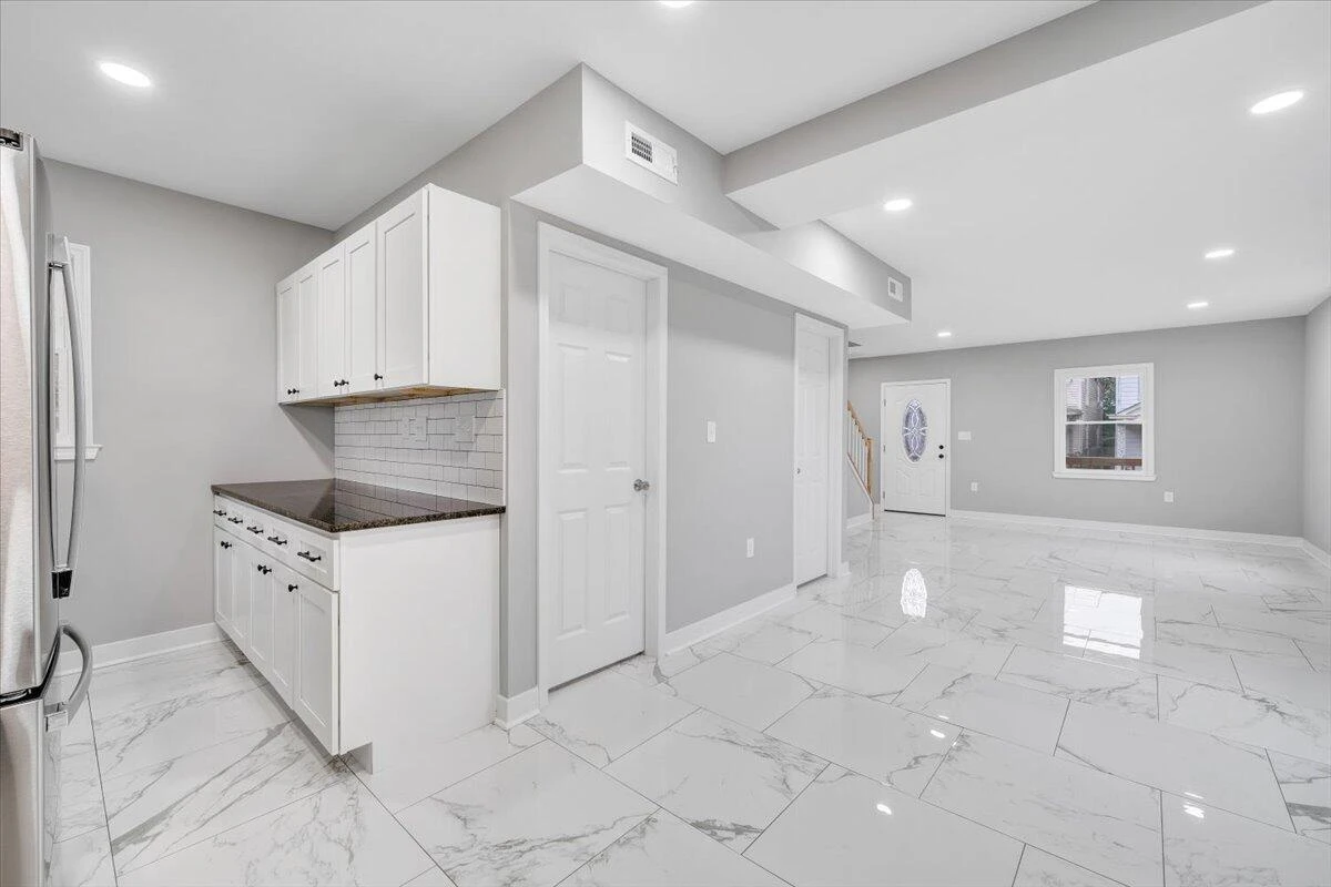 321 Patton AVE NW - Photo 9