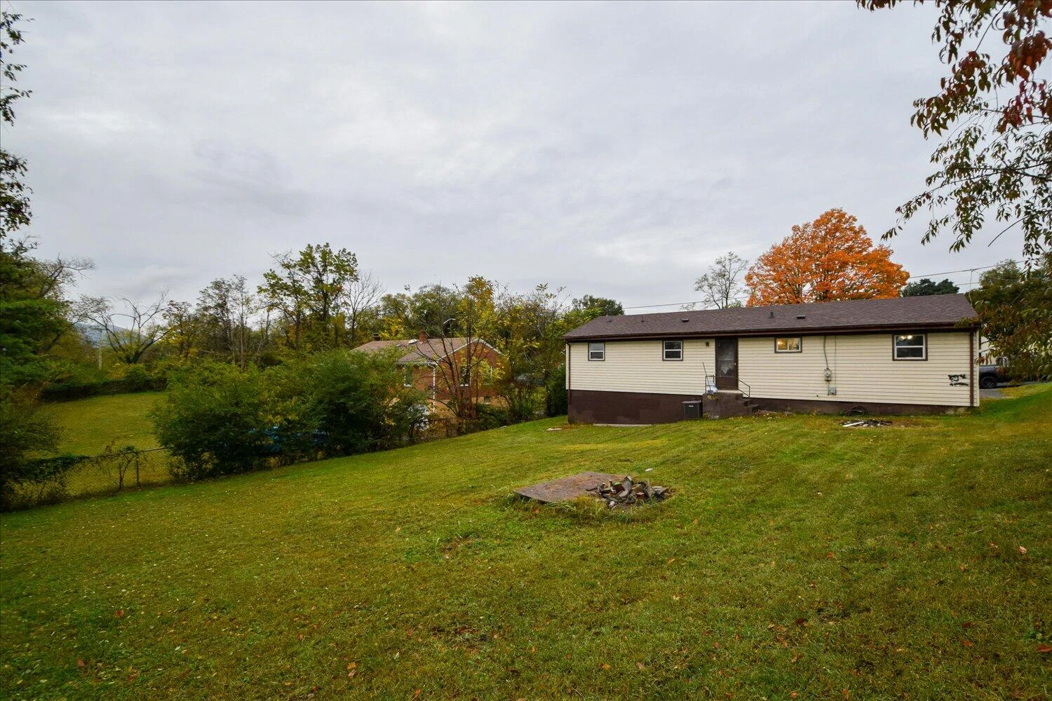 1523 Dunbar ST NW - Photo 17