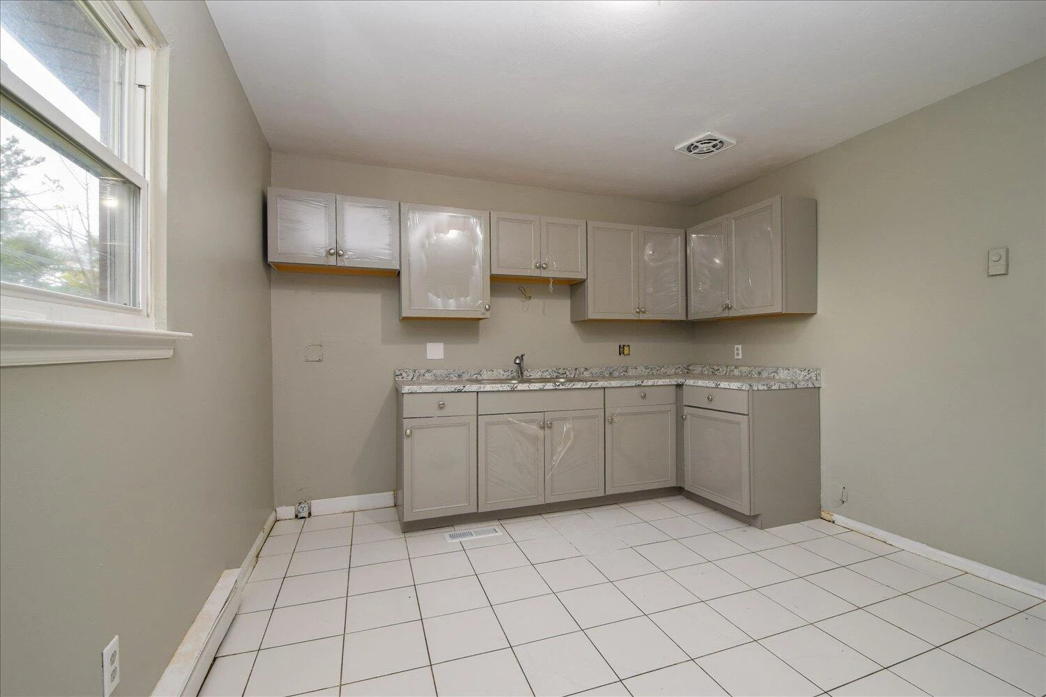 1523 Dunbar ST NW - Photo 7