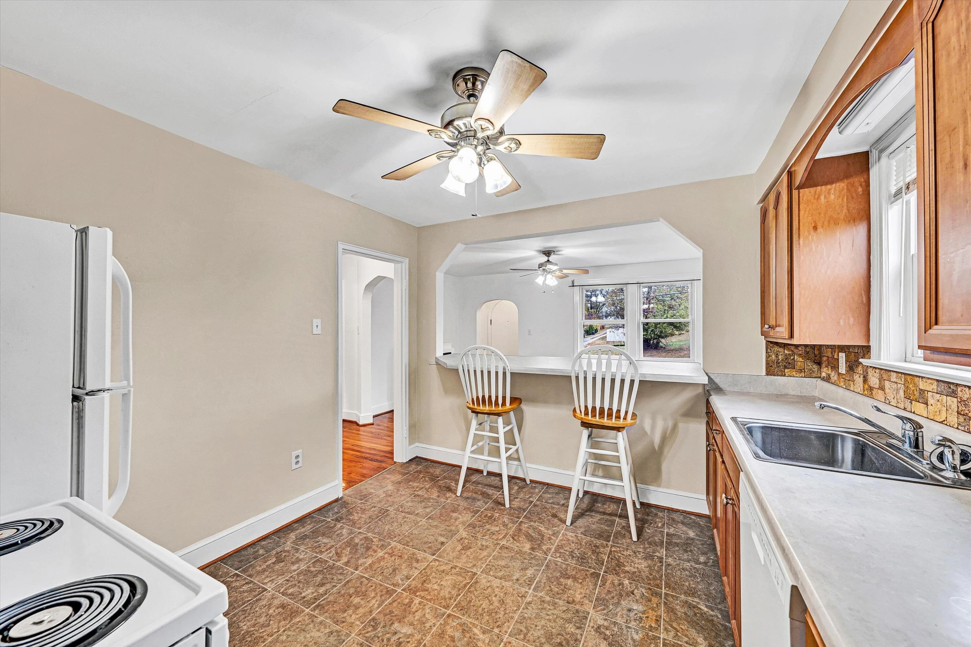 617 E Virginia AVE - Photo 11