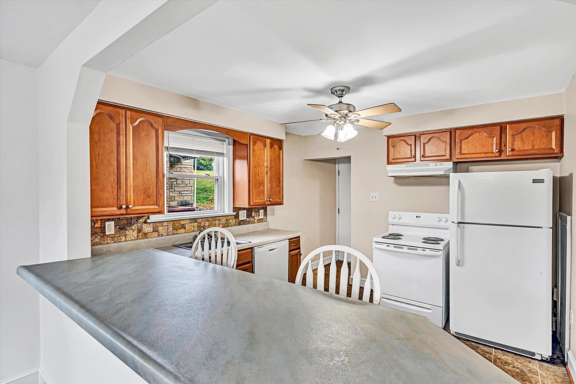 617 E Virginia AVE - Photo 8