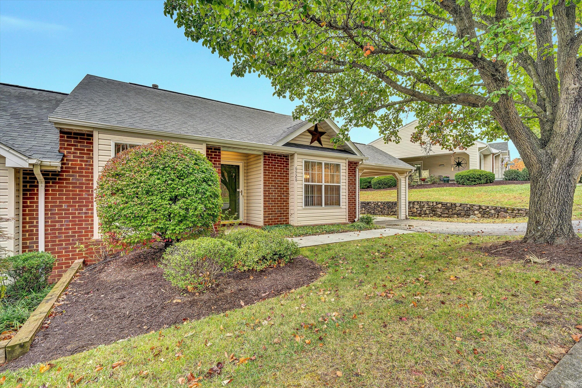 6928 Scotch Pine LN - Photo 2