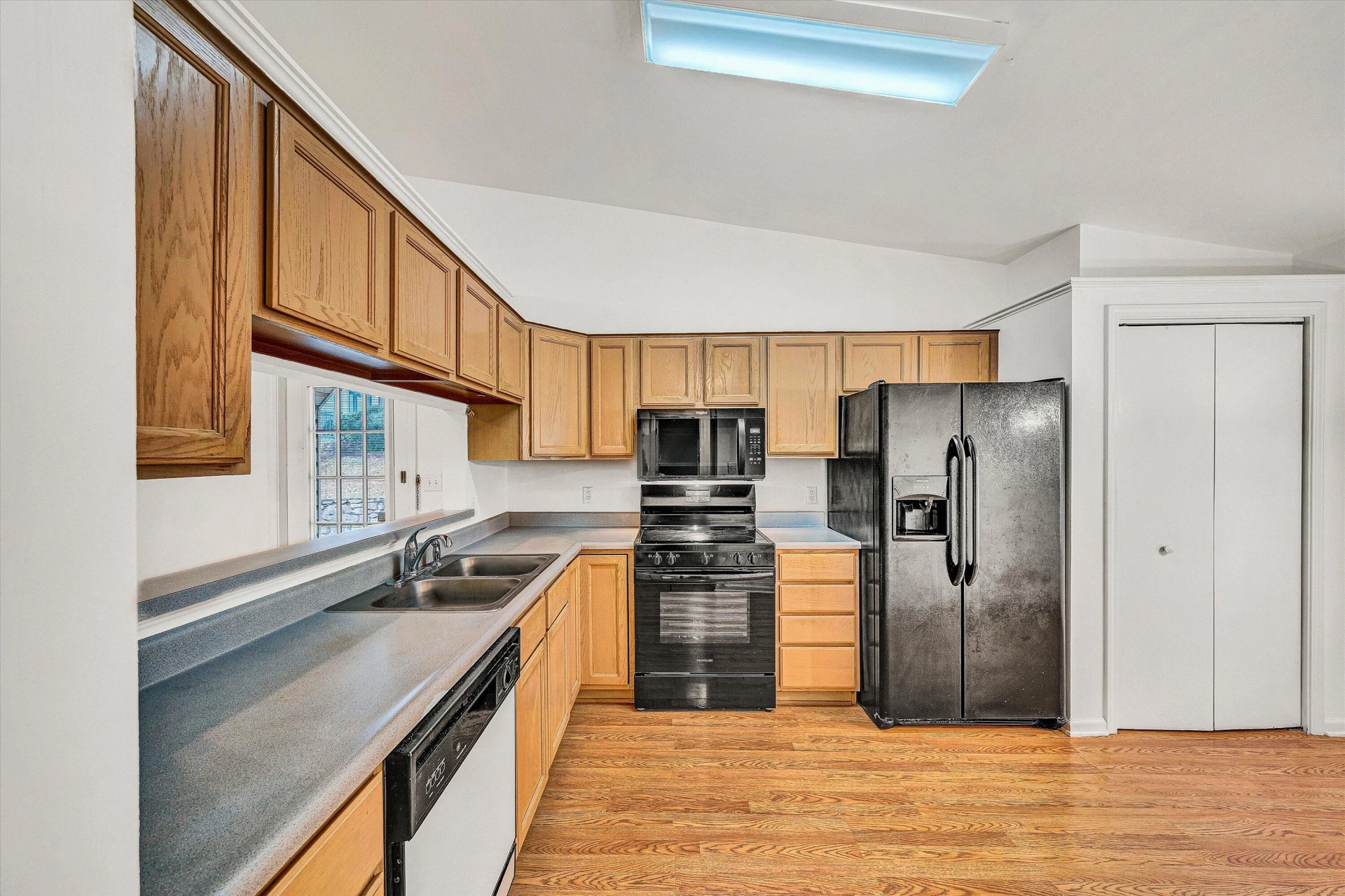 6928 Scotch Pine LN - Photo 3