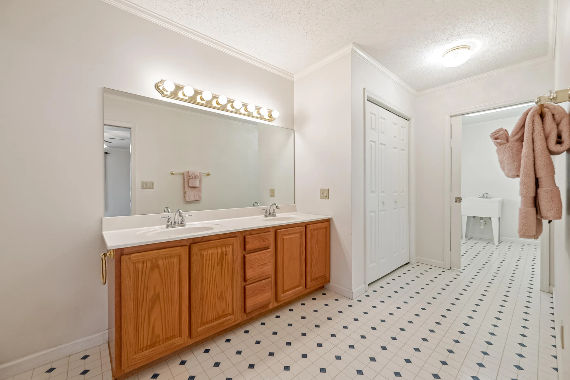 200 Century Court - Photo 21