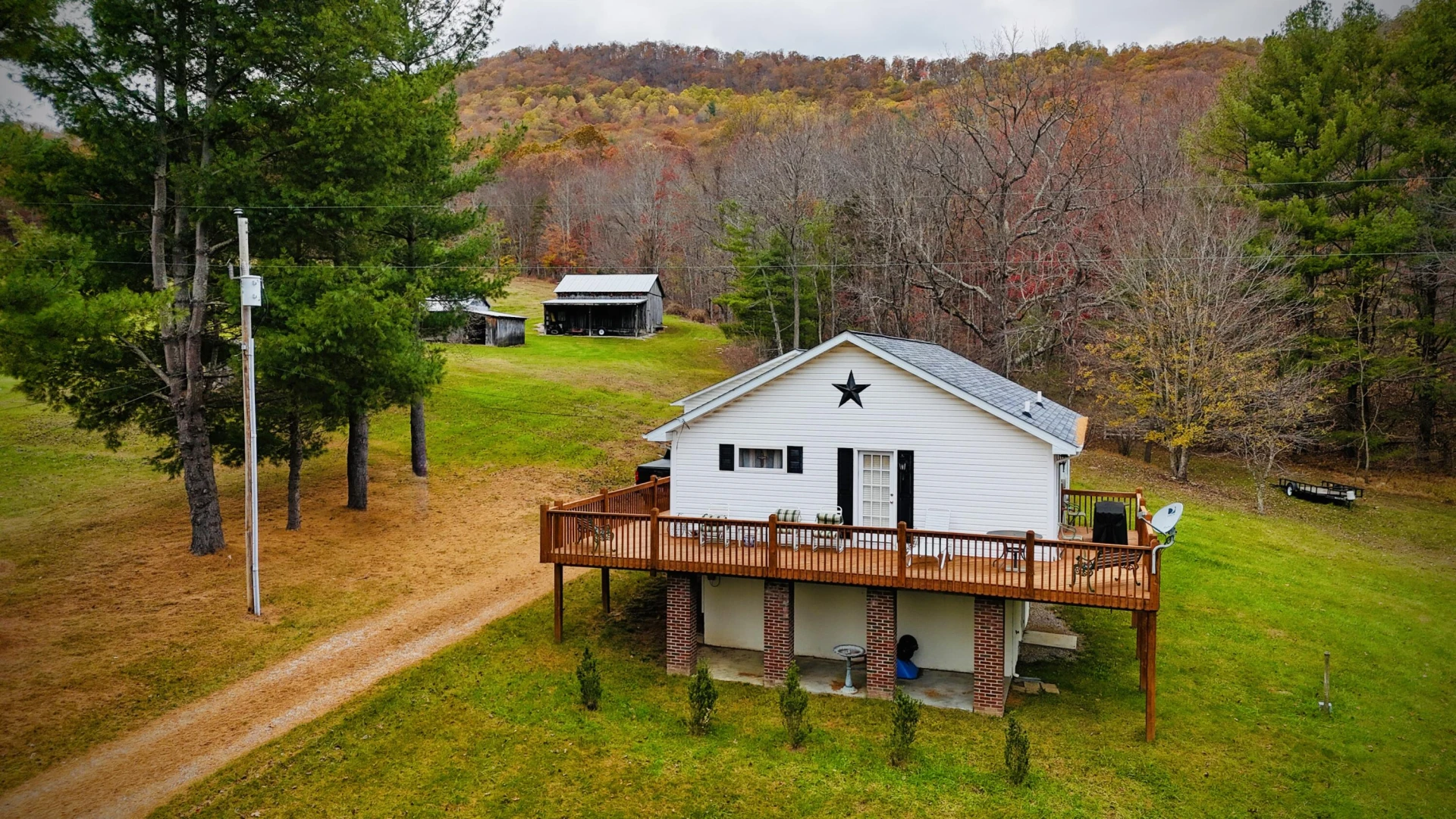 1695 Blue Grass TRL - Photo 2