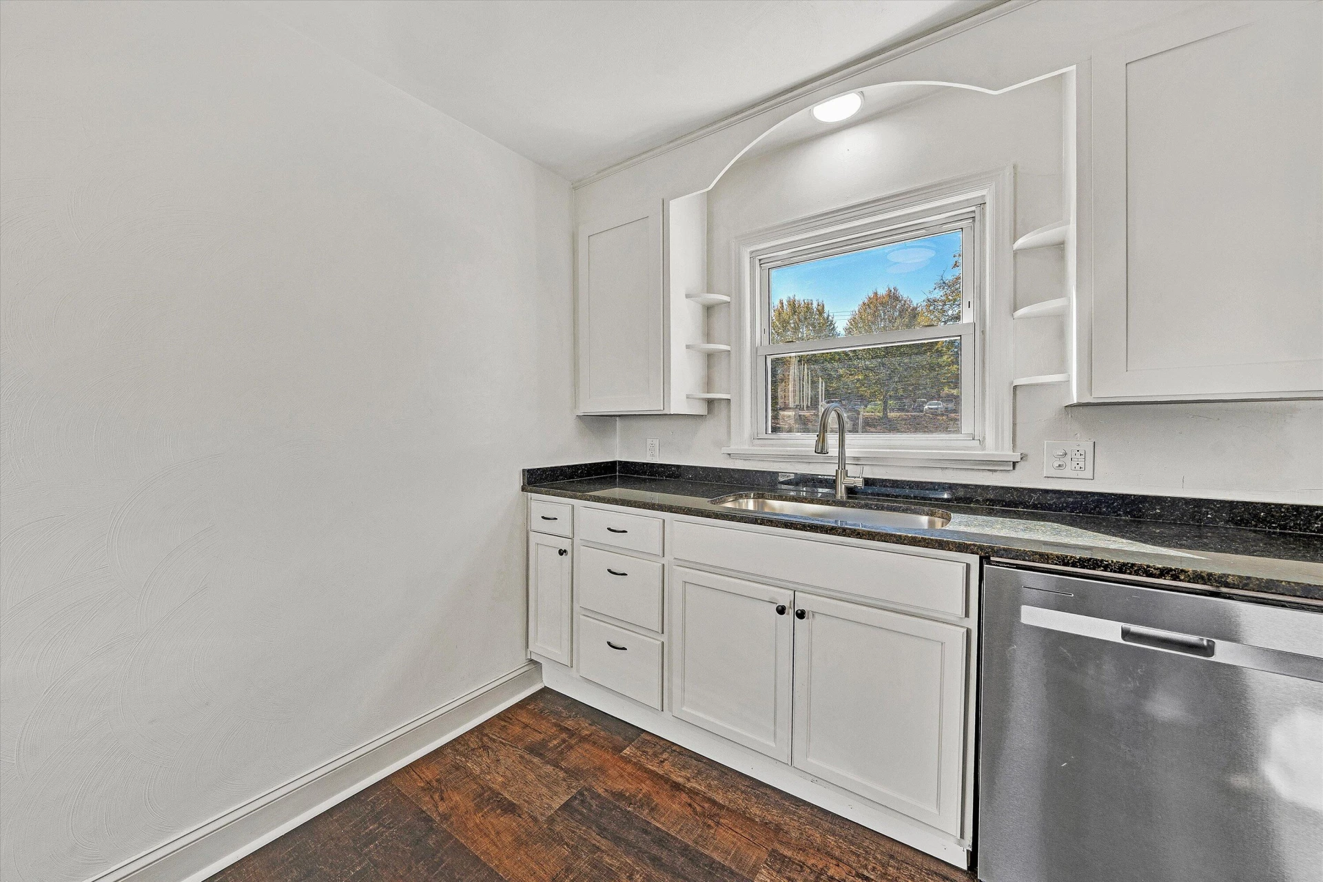 1930 Brandon AVE SW - Photo 17