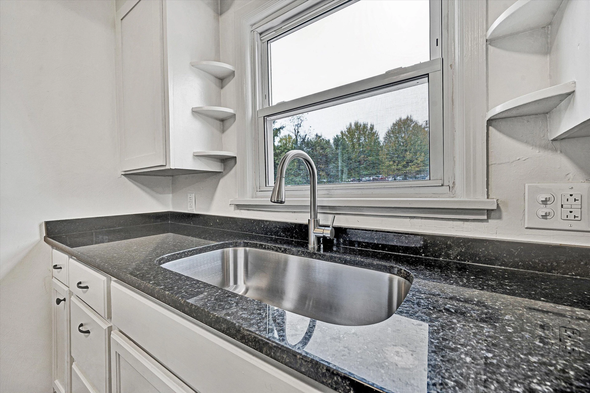 1930 Brandon AVE SW - Photo 18