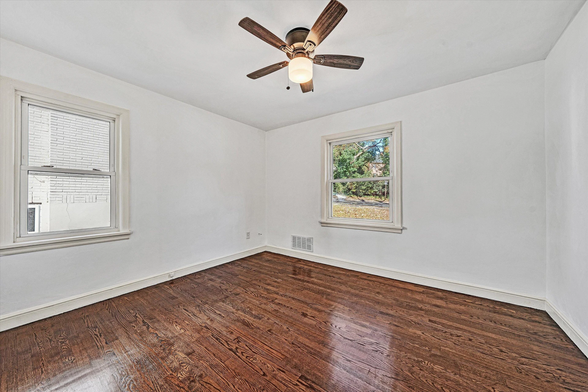 1930 Brandon AVE SW - Photo 22