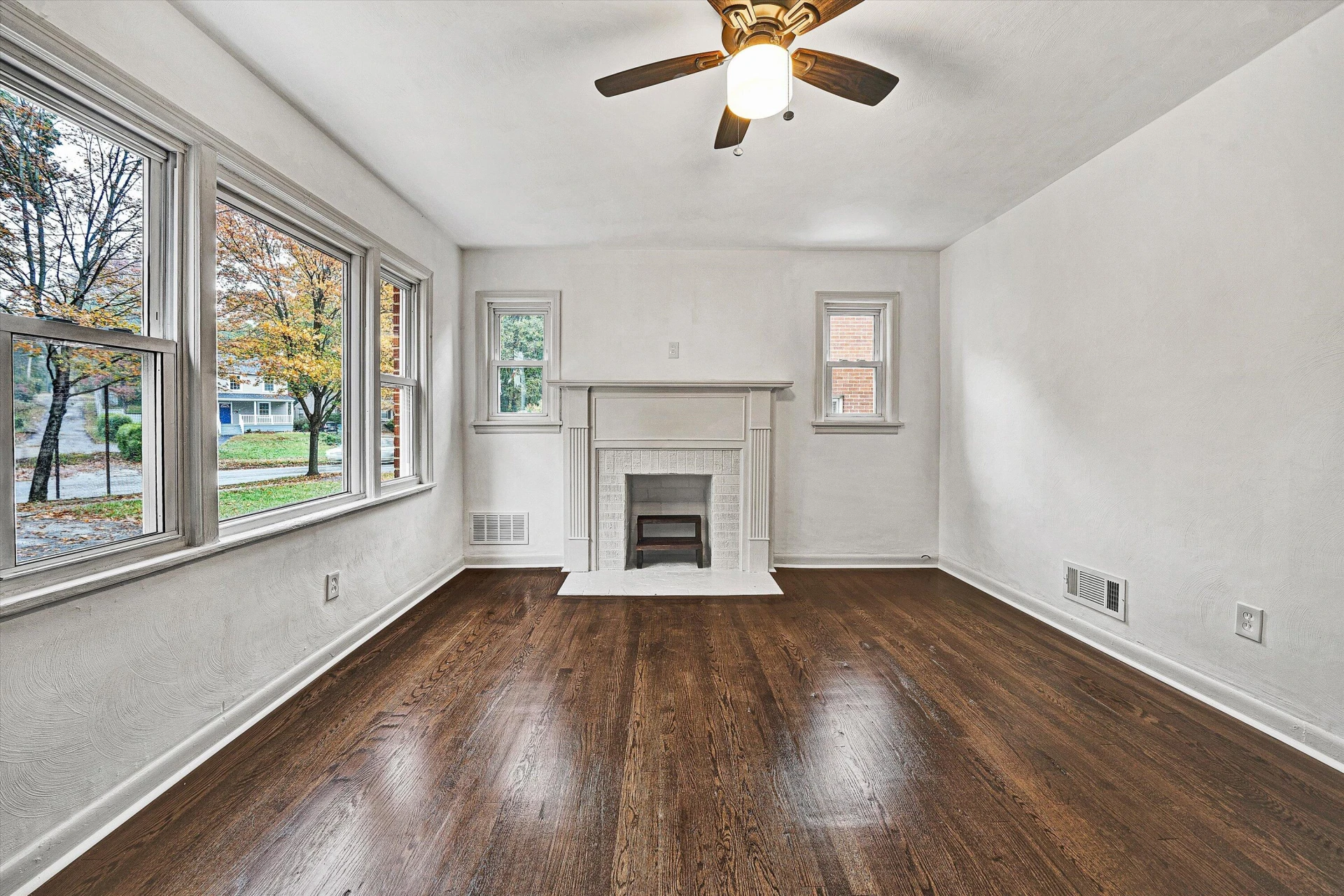 1930 Brandon AVE SW - Photo 10