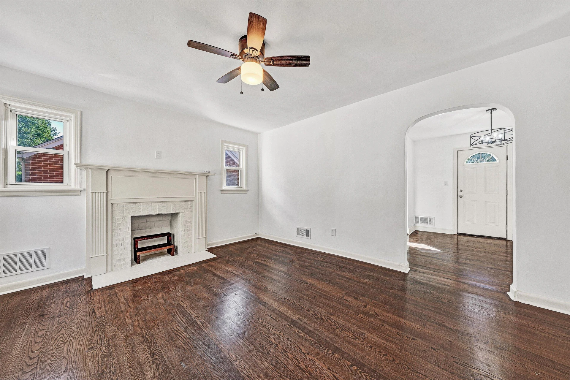 1930 Brandon AVE SW - Photo 11