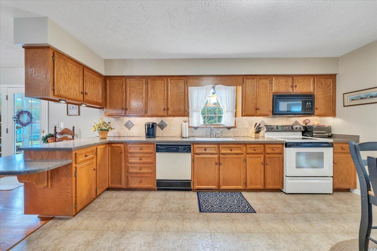 109 Sherry May ST - Photo 17