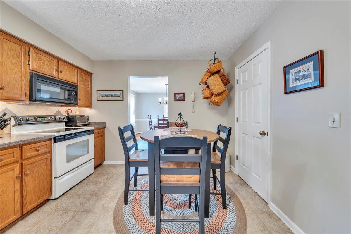 109 Sherry May ST - Photo 19