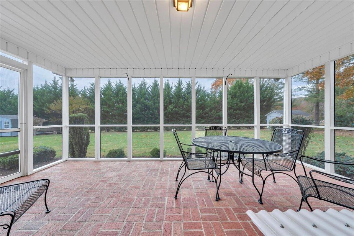 109 Sherry May ST - Photo 24