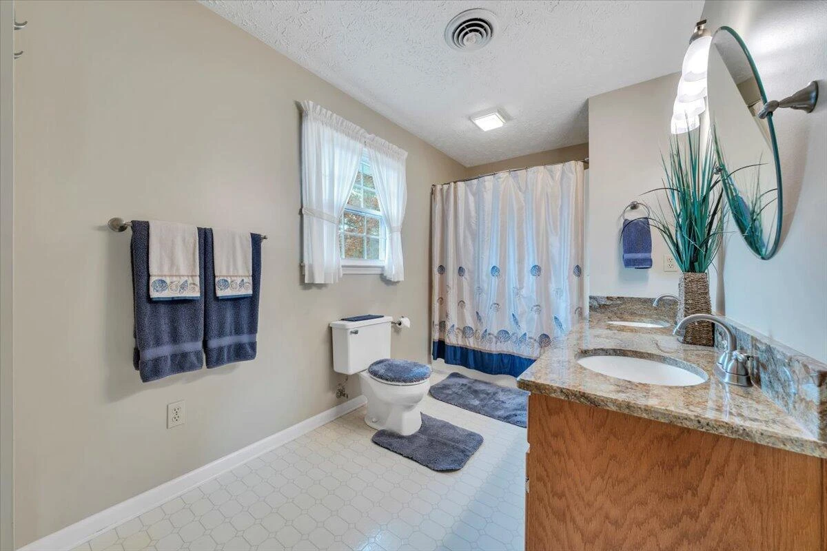 109 Sherry May ST - Photo 32