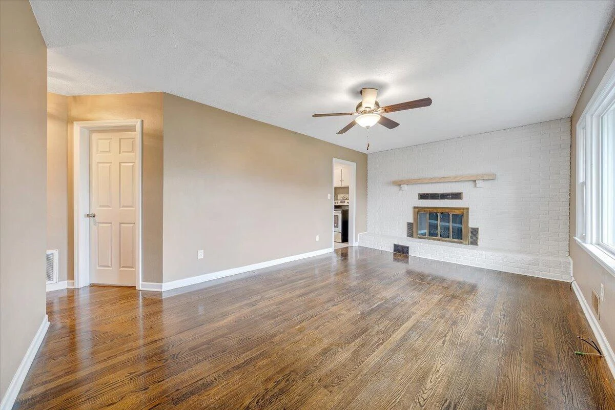 4451 Old Virginia ST NE - Photo 2