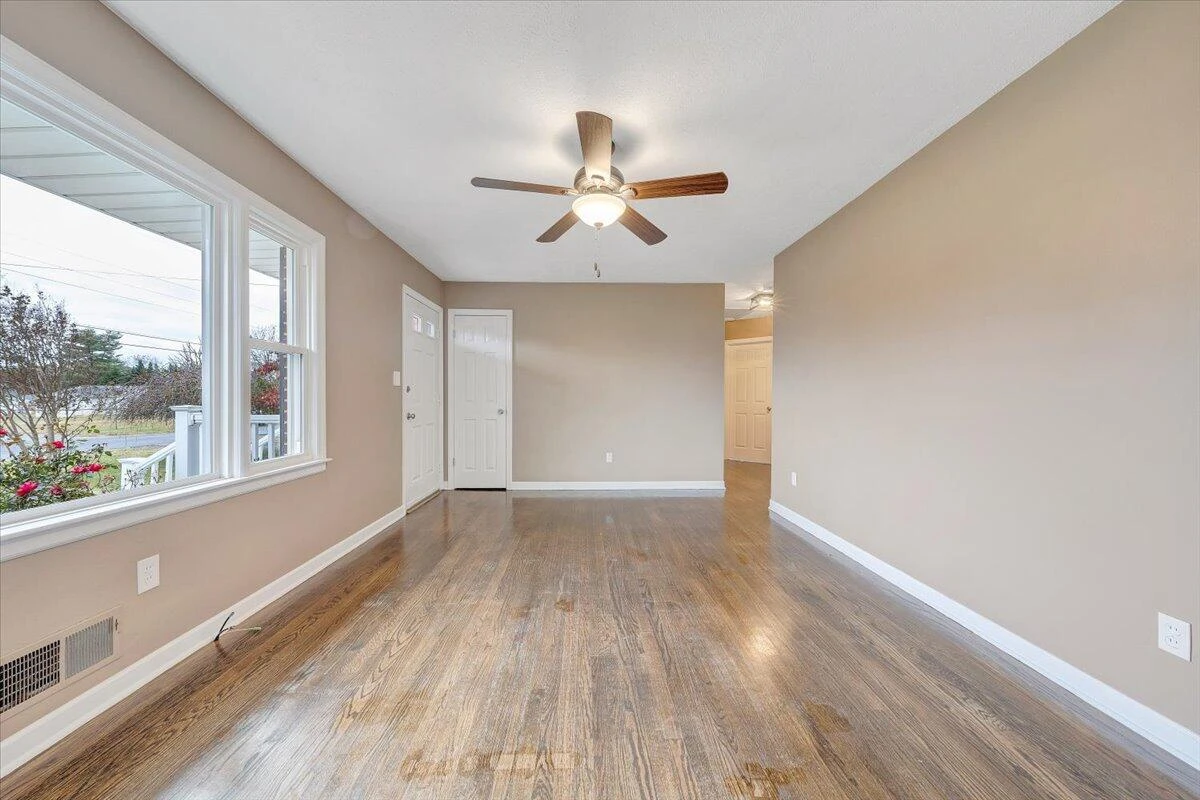 4451 Old Virginia ST NE - Photo 4
