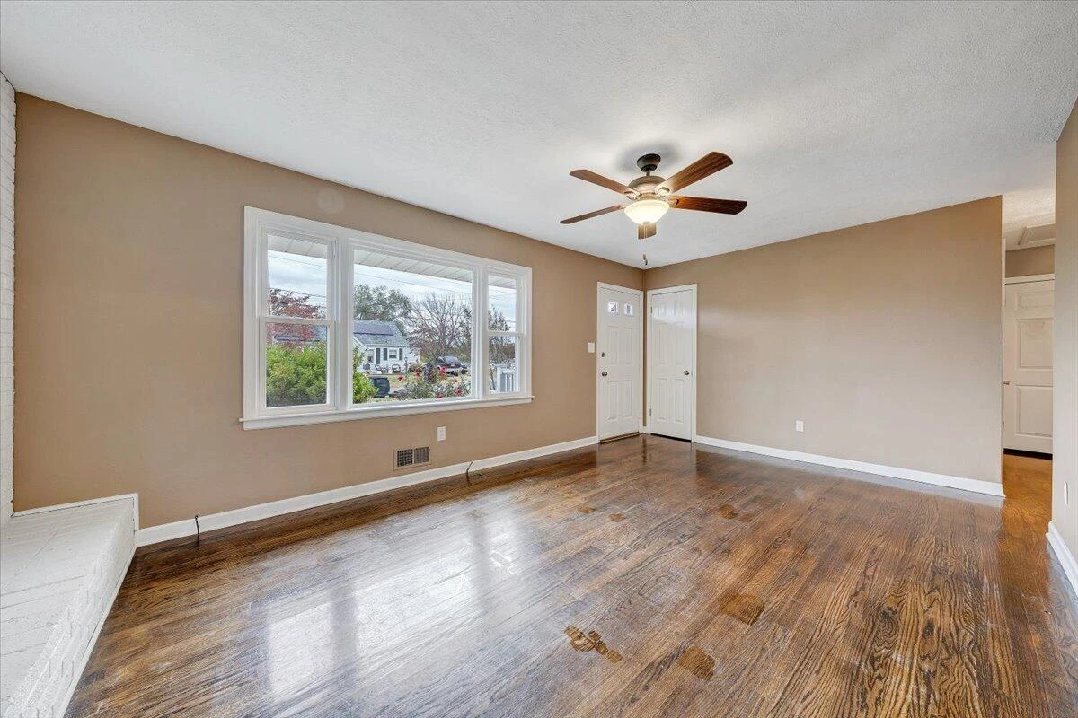 4451 Old Virginia ST NE - Photo 5