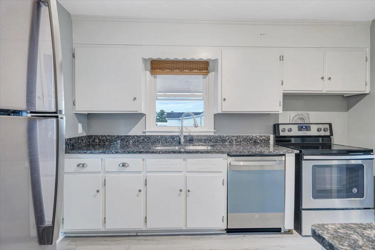 4451 Old Virginia ST NE - Photo 8