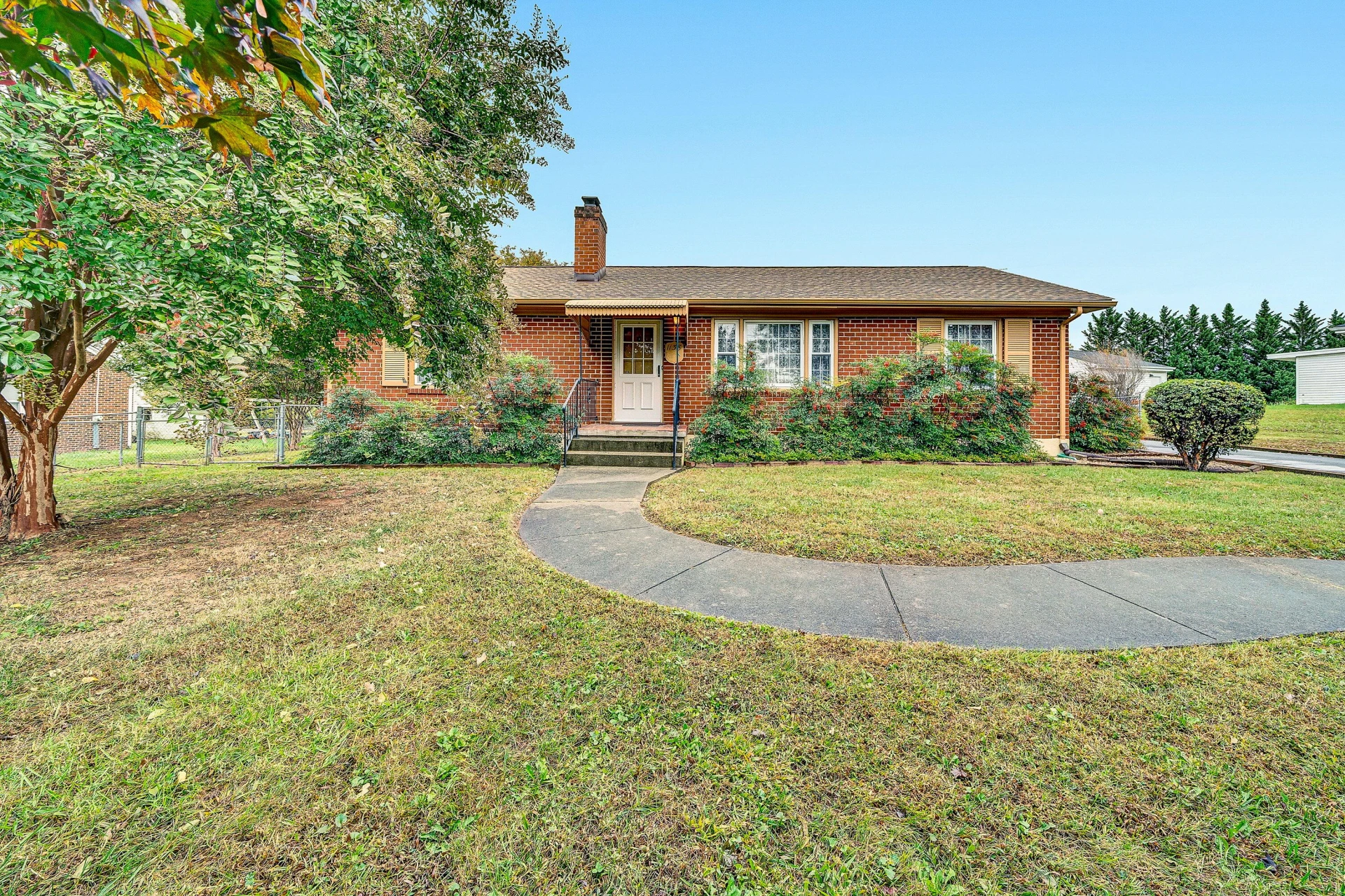 1138 Highland RD