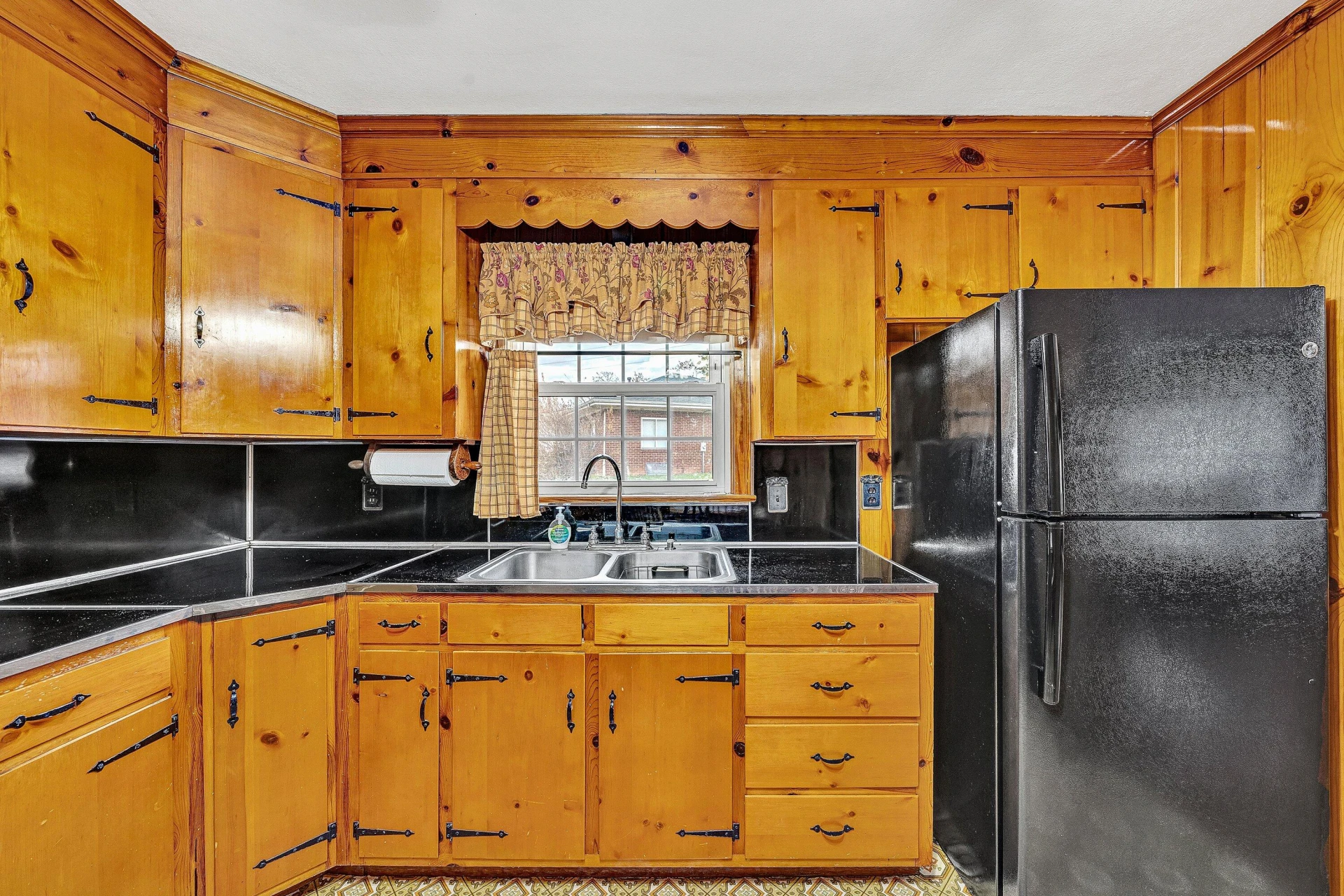 1138 Highland RD - Photo 10