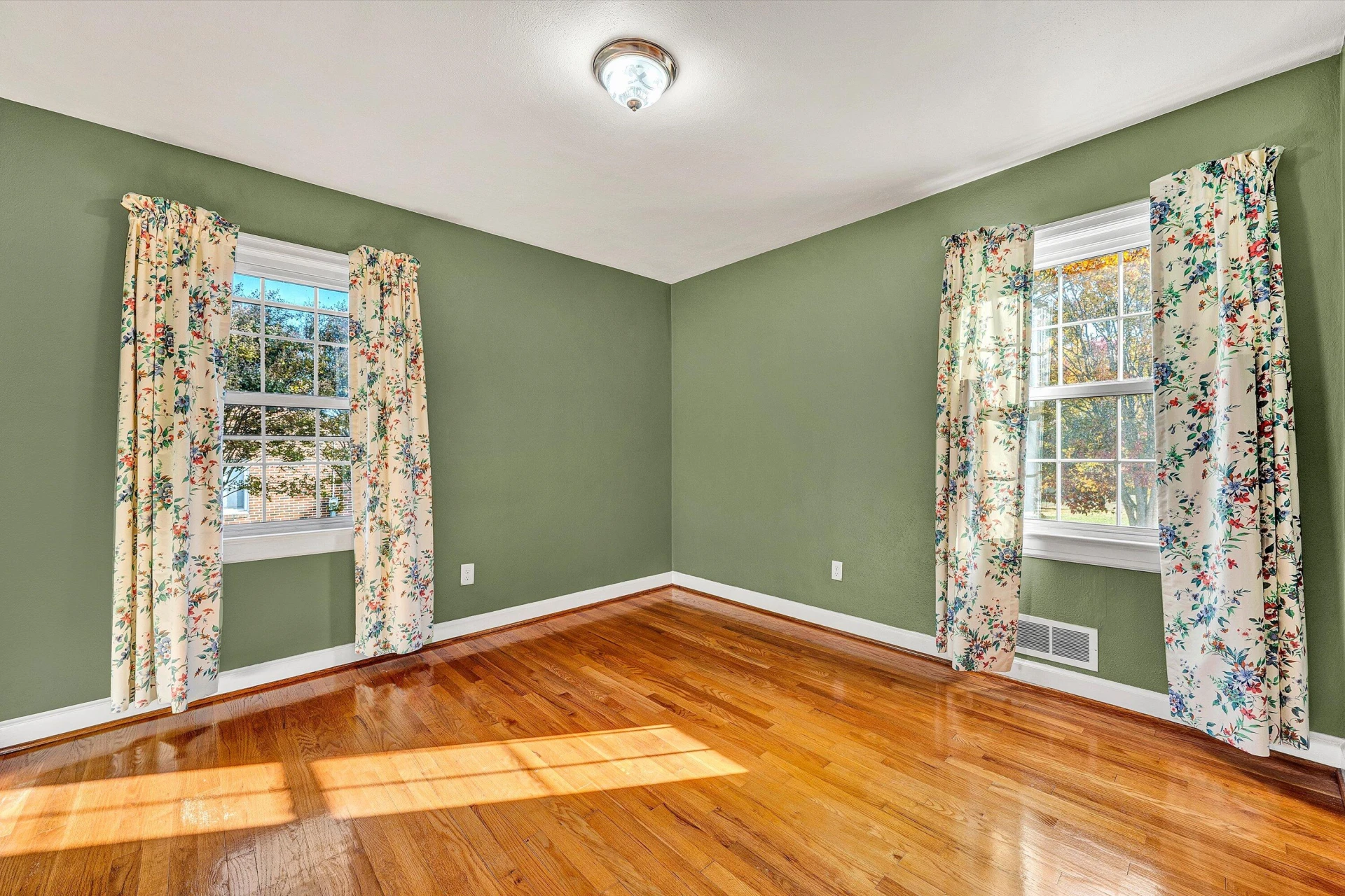 1138 Highland RD - Photo 13