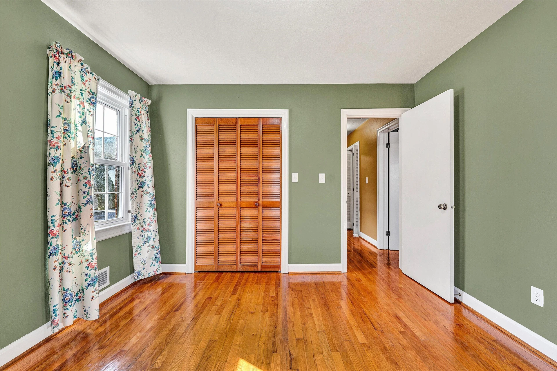 1138 Highland RD - Photo 14