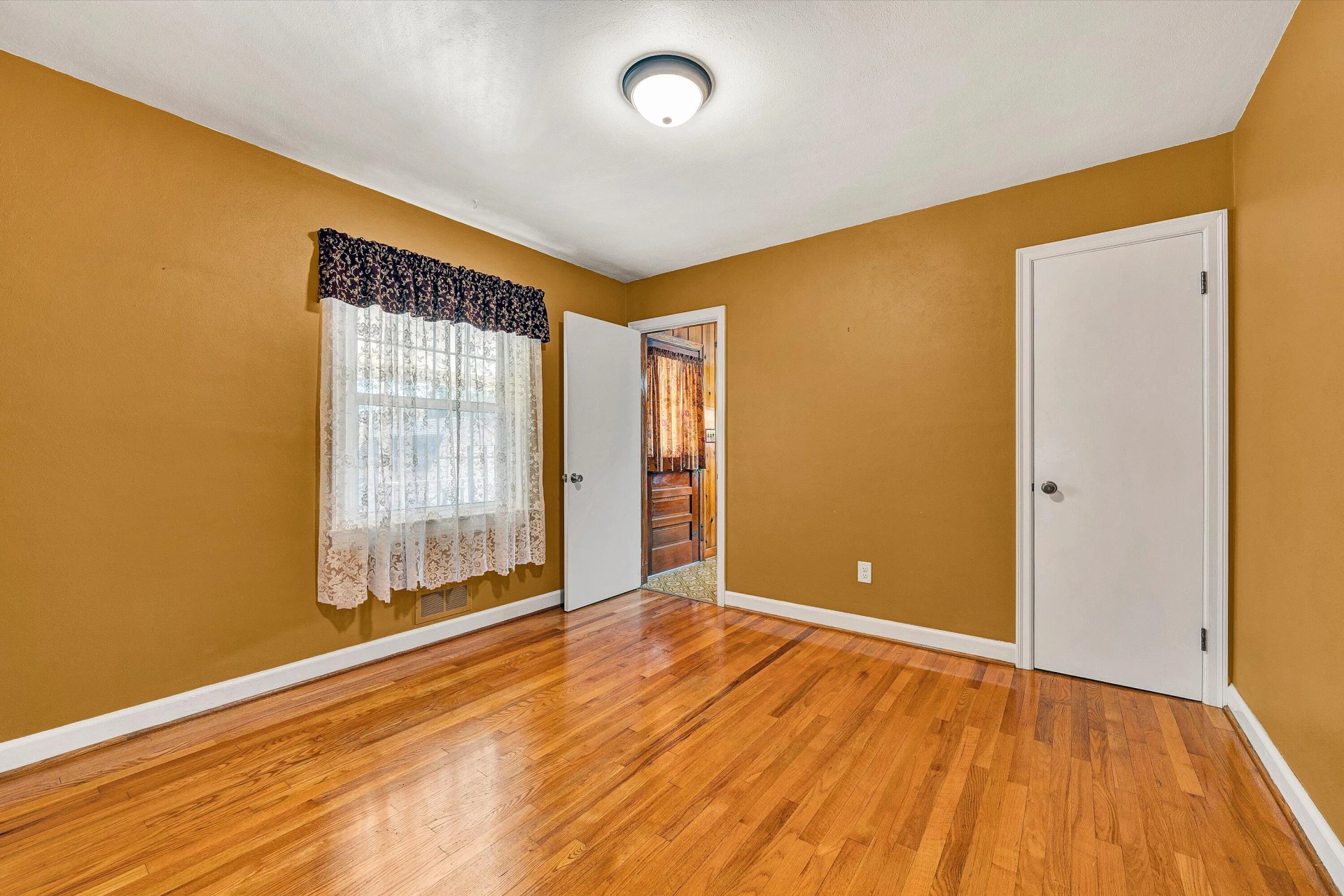 1138 Highland RD - Photo 15