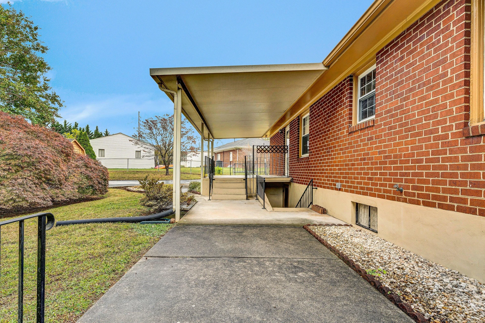1138 Highland RD - Photo 27
