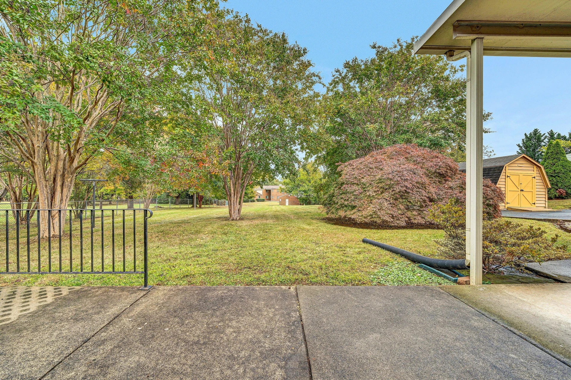 1138 Highland RD - Photo 28