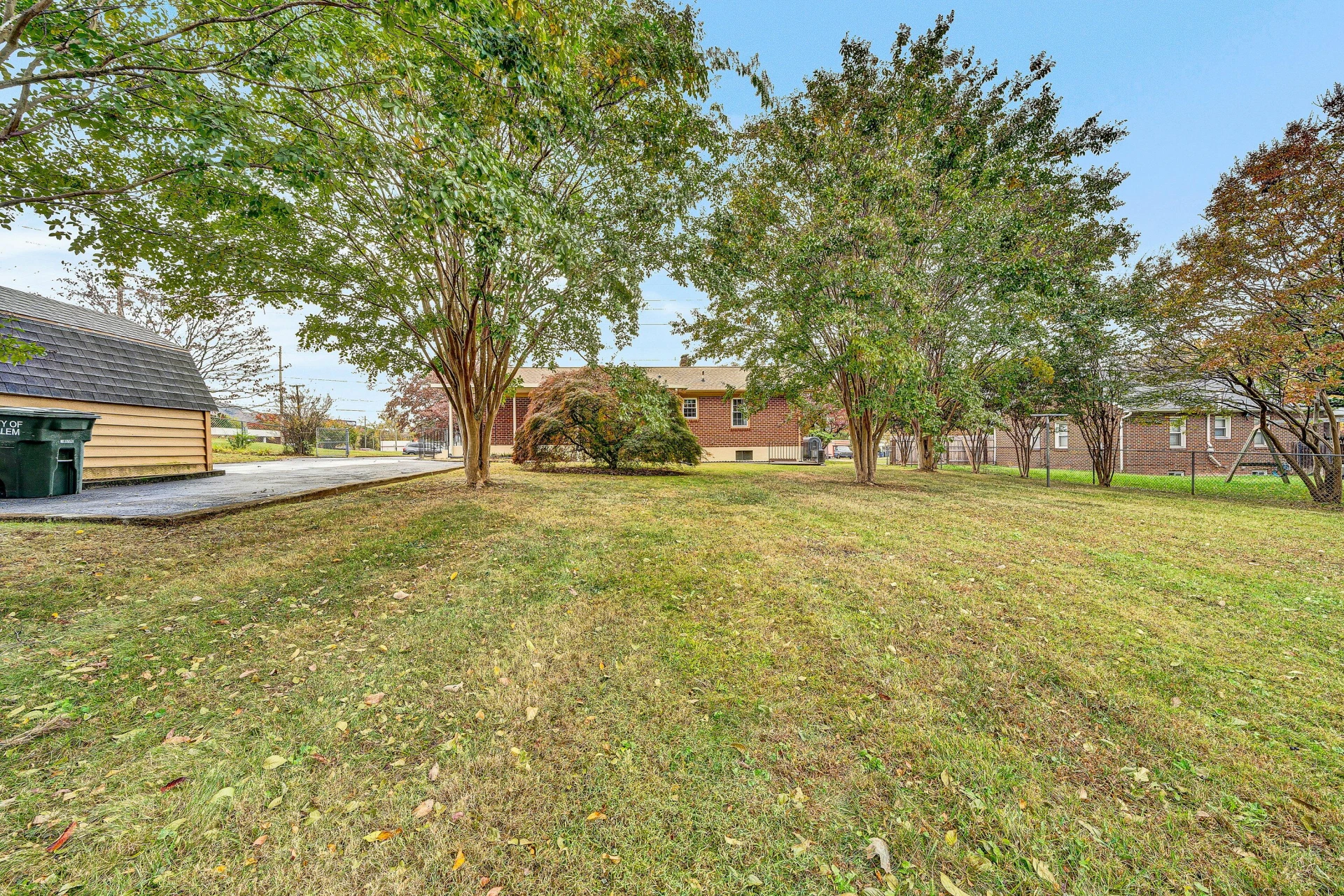 1138 Highland RD - Photo 30