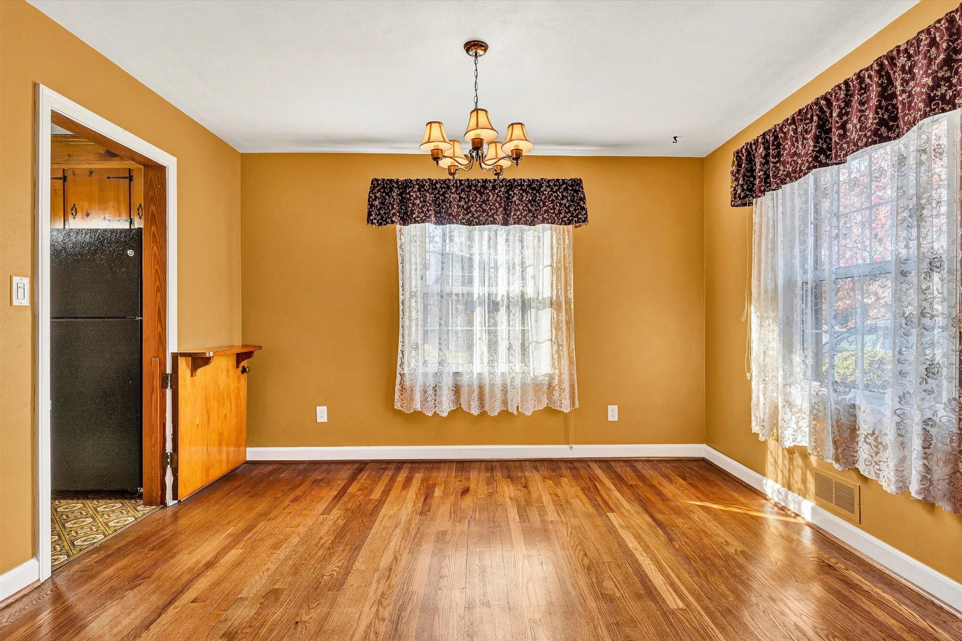 1138 Highland RD - Photo 7