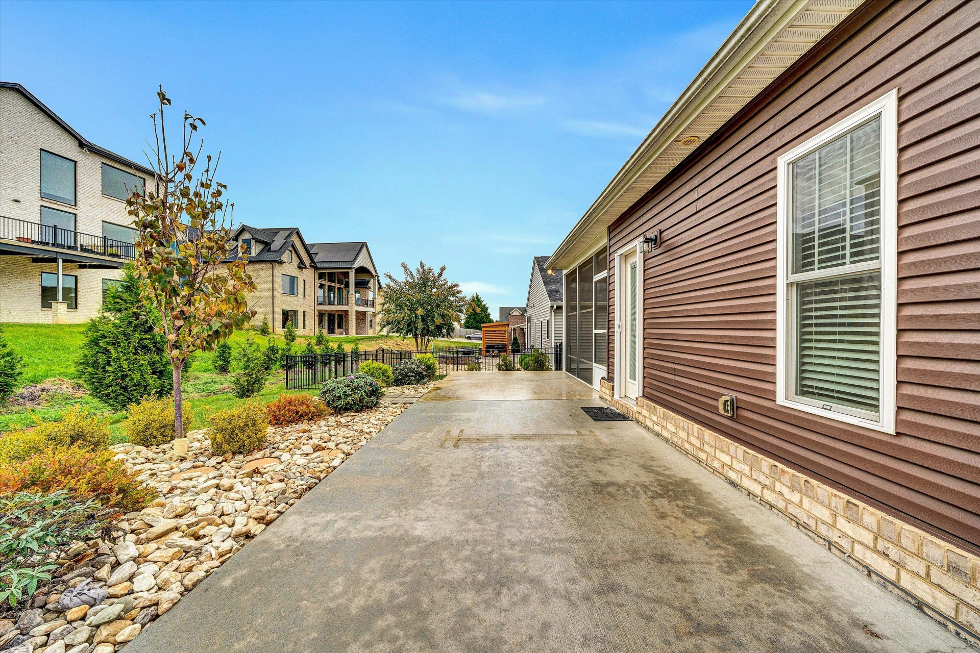 2417 Foxfield CT - Photo 36