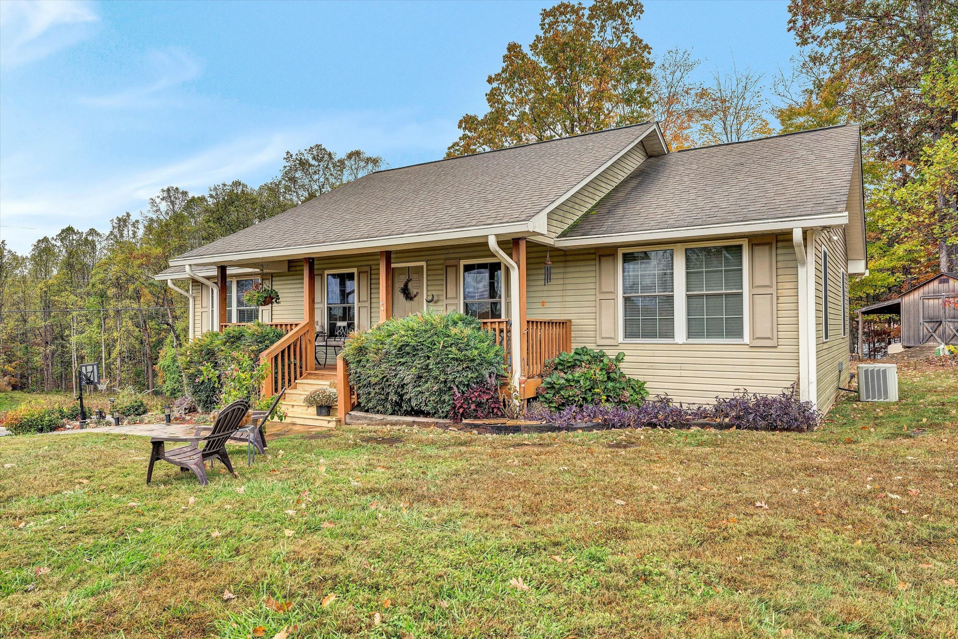 3960 Edwardsville RD - Photo 2