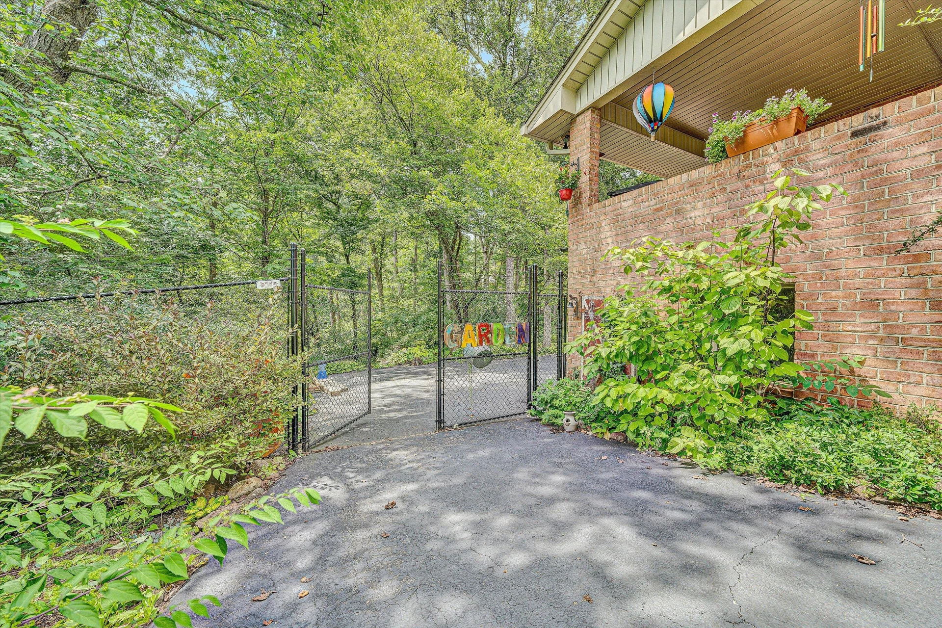 6536 Woodbrook DR - Photo 45