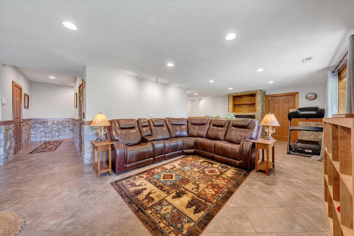 13357 Callaway RD - Photo 36