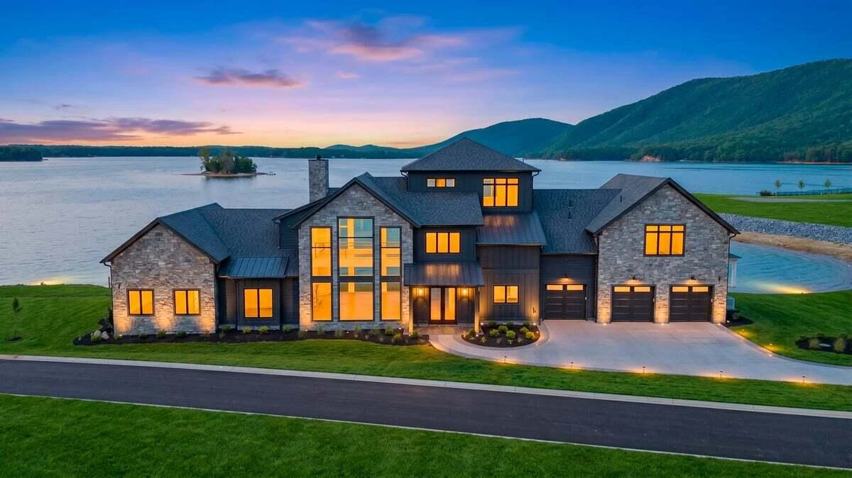 118 Lakeport CIR