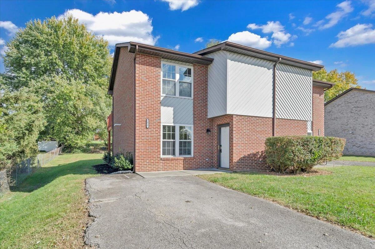 5015 Polly Hill LN #5017 - Photo 3