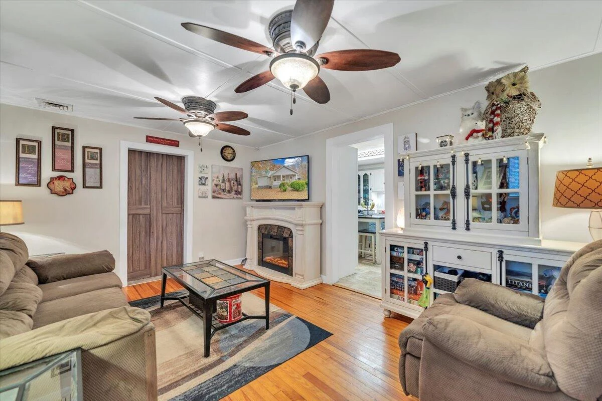 4244 Bradshaw RD - Photo 5
