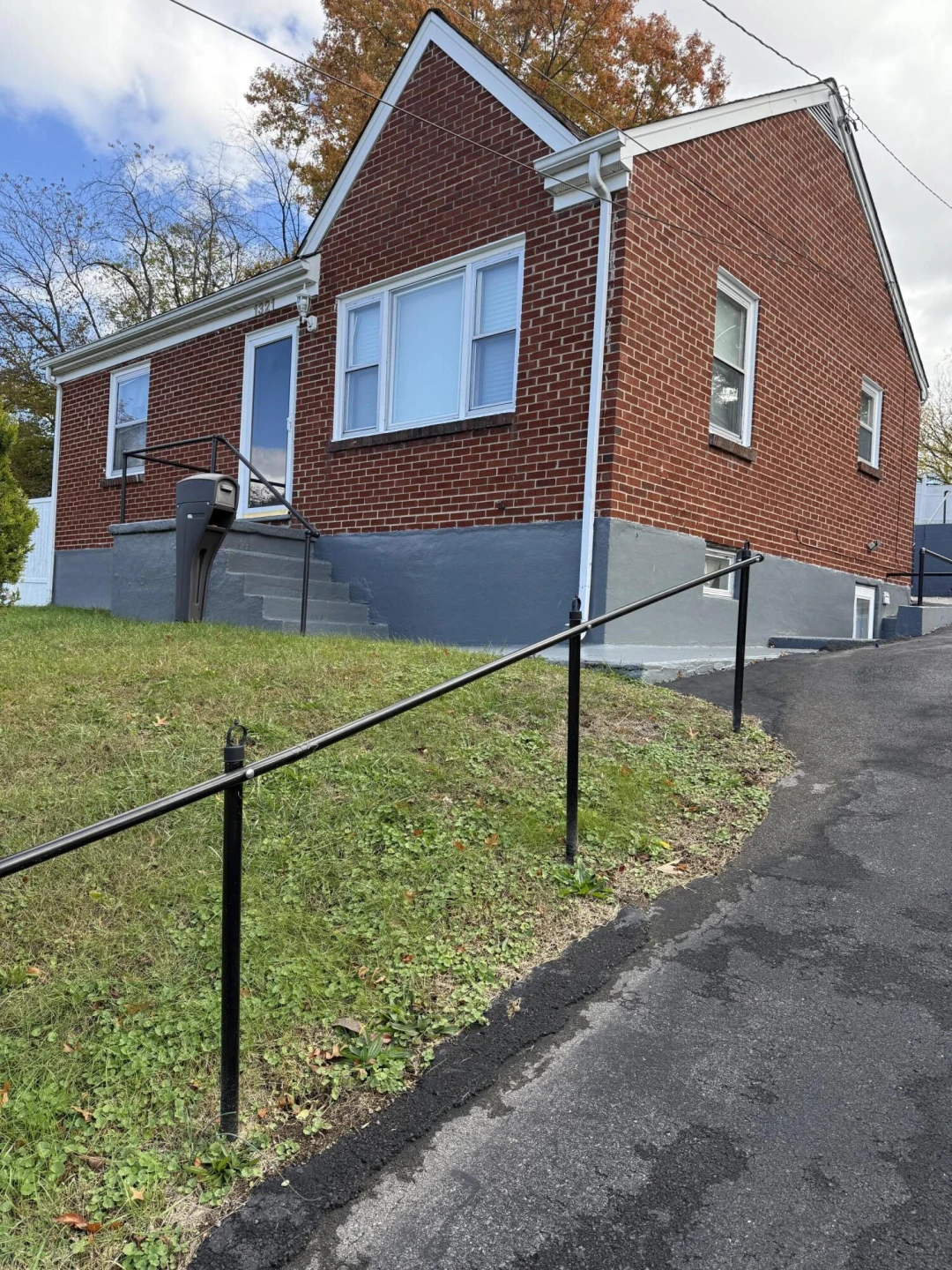 1321 Aspen ST NW - Photo 2