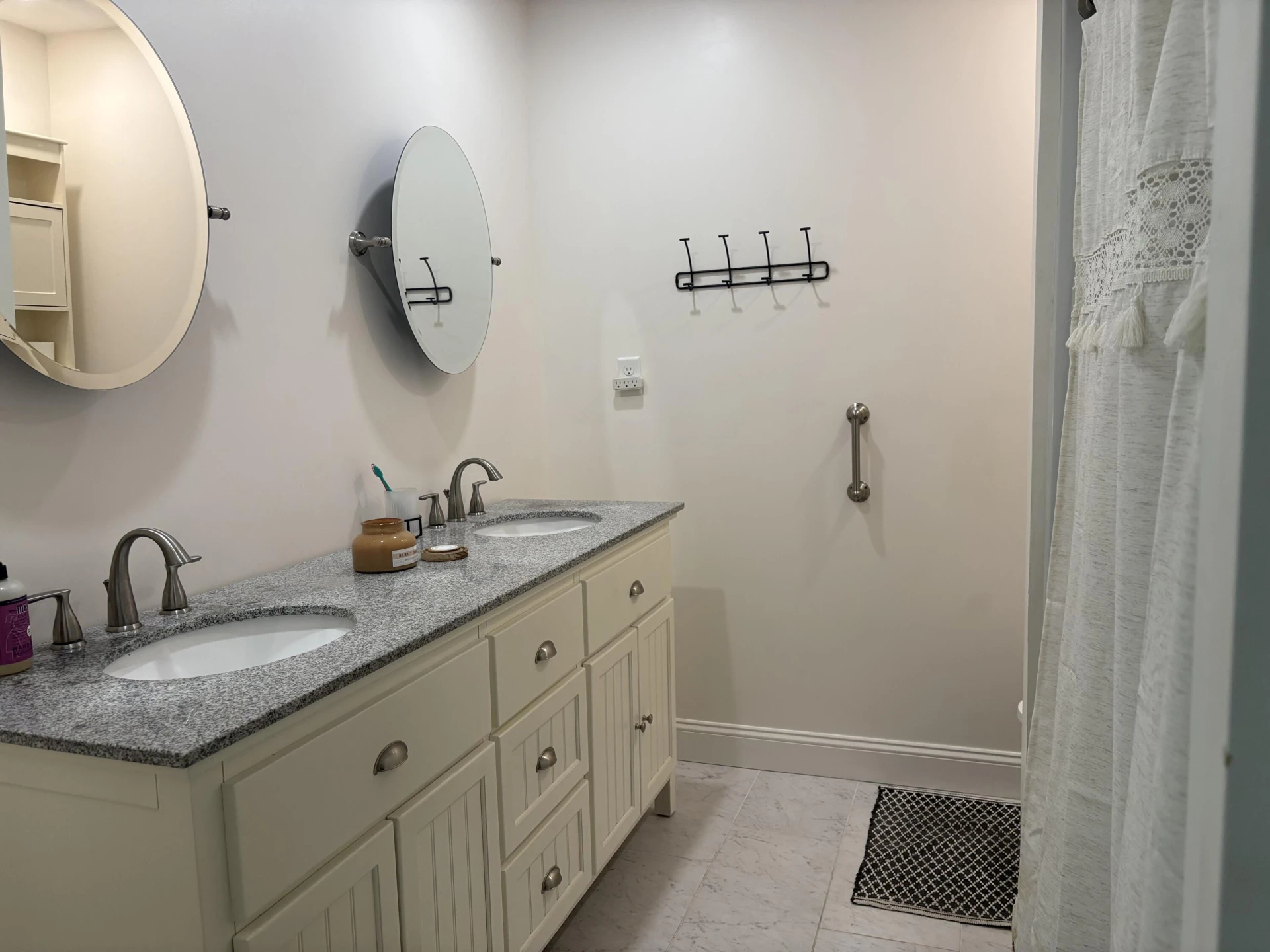 1407 Russell DR - Photo 17