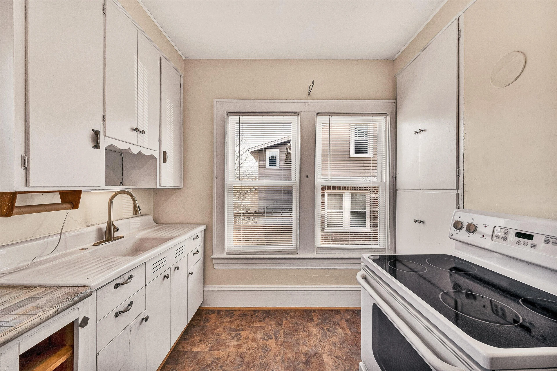 2127 Denniston AVE SW - Photo 13