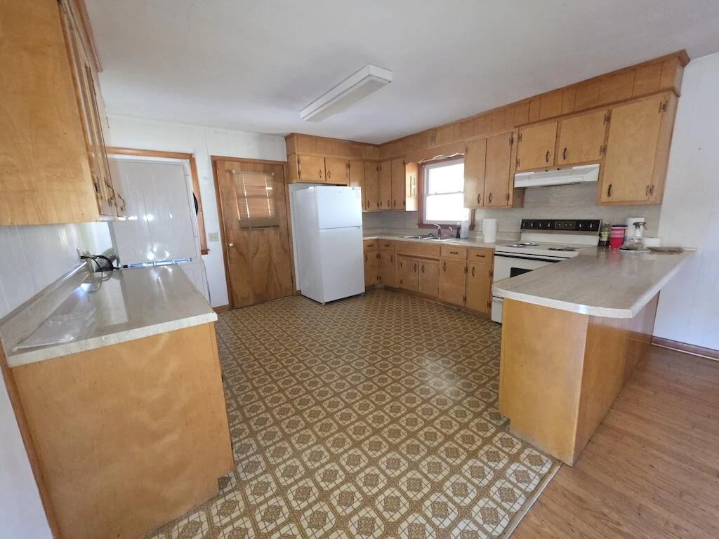 540 Bernard RD - Photo 12