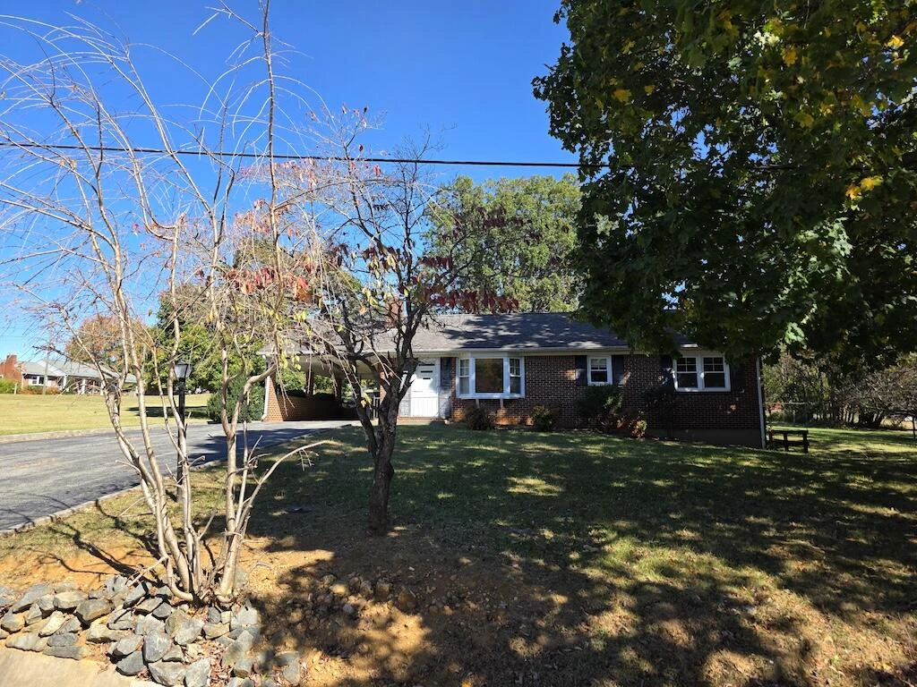 540 Bernard RD - Photo 4