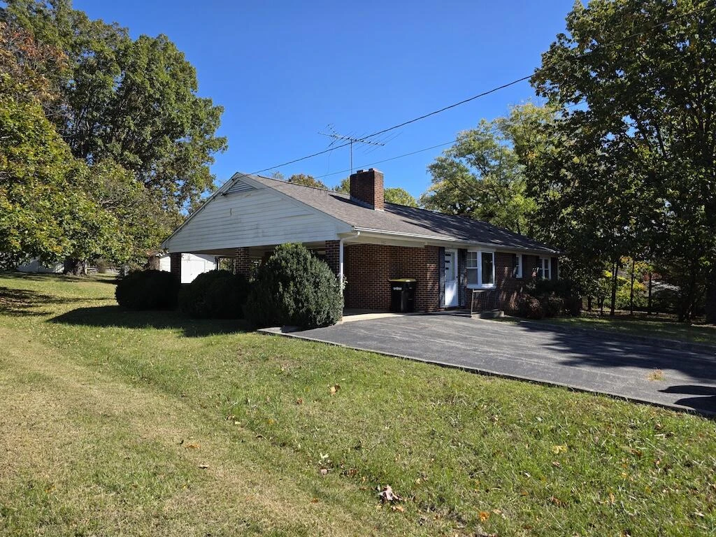 540 Bernard RD - Photo 5