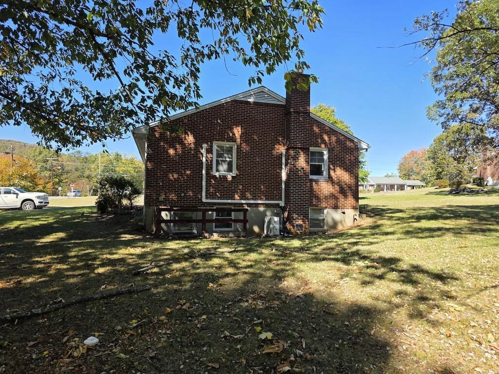 540 Bernard RD - Photo 7
